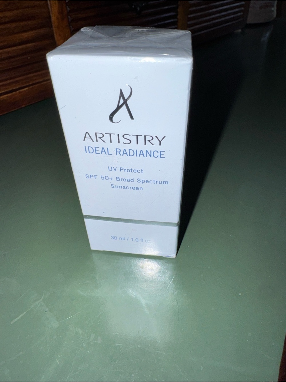 ARTISTRY Ideal Radiance UV Protect SPF 50+ Sunscreen - White